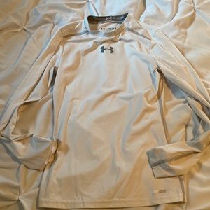 Boys Under Armour Size M long sleeve tee